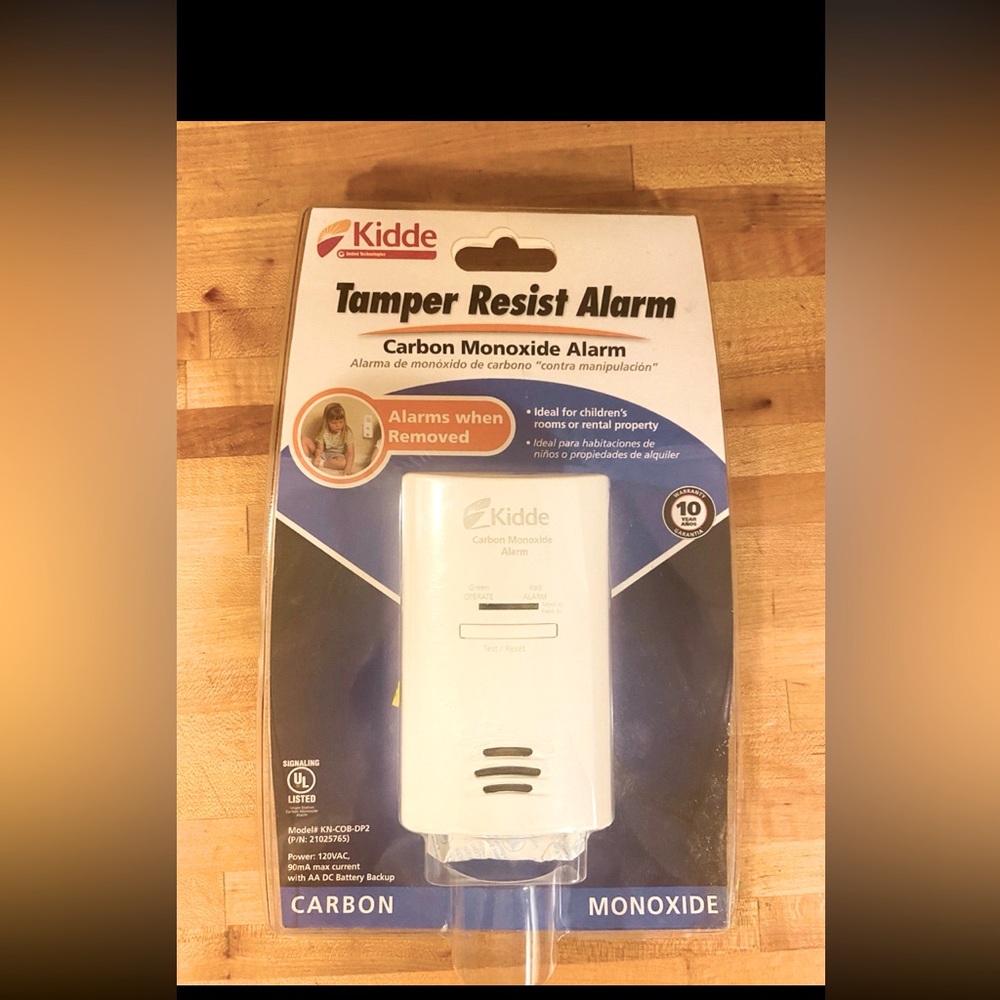 Tamper resist carbon monoxide alarm